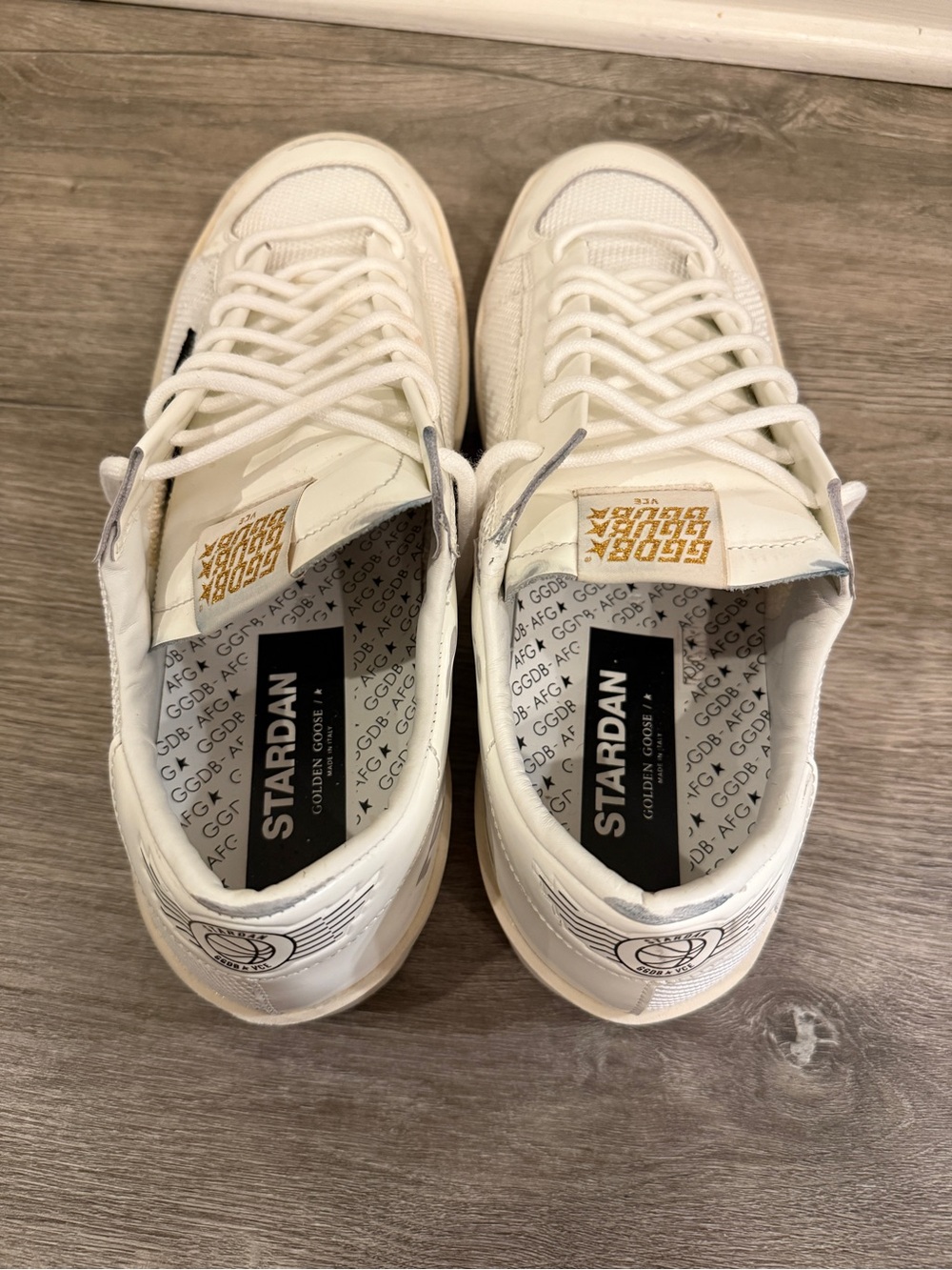 Golden Goose White Sneakers with Black Star - Picture 6 of 11